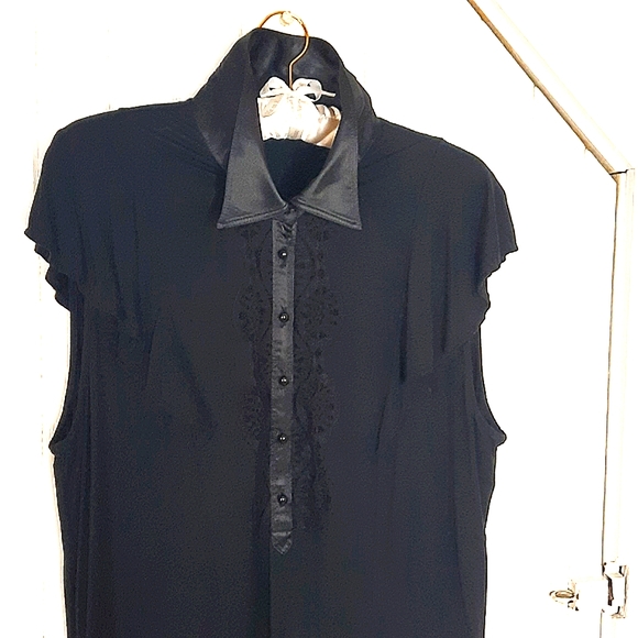 BIANCA NYGÅRD Black, Satin Collared, Half Button Down, Cap/Bat Wing Slee… - Picture 10 of 11